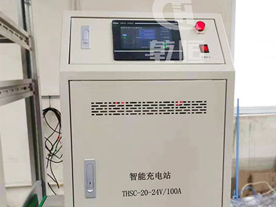 江苏24V/100A自动伸缩充电机